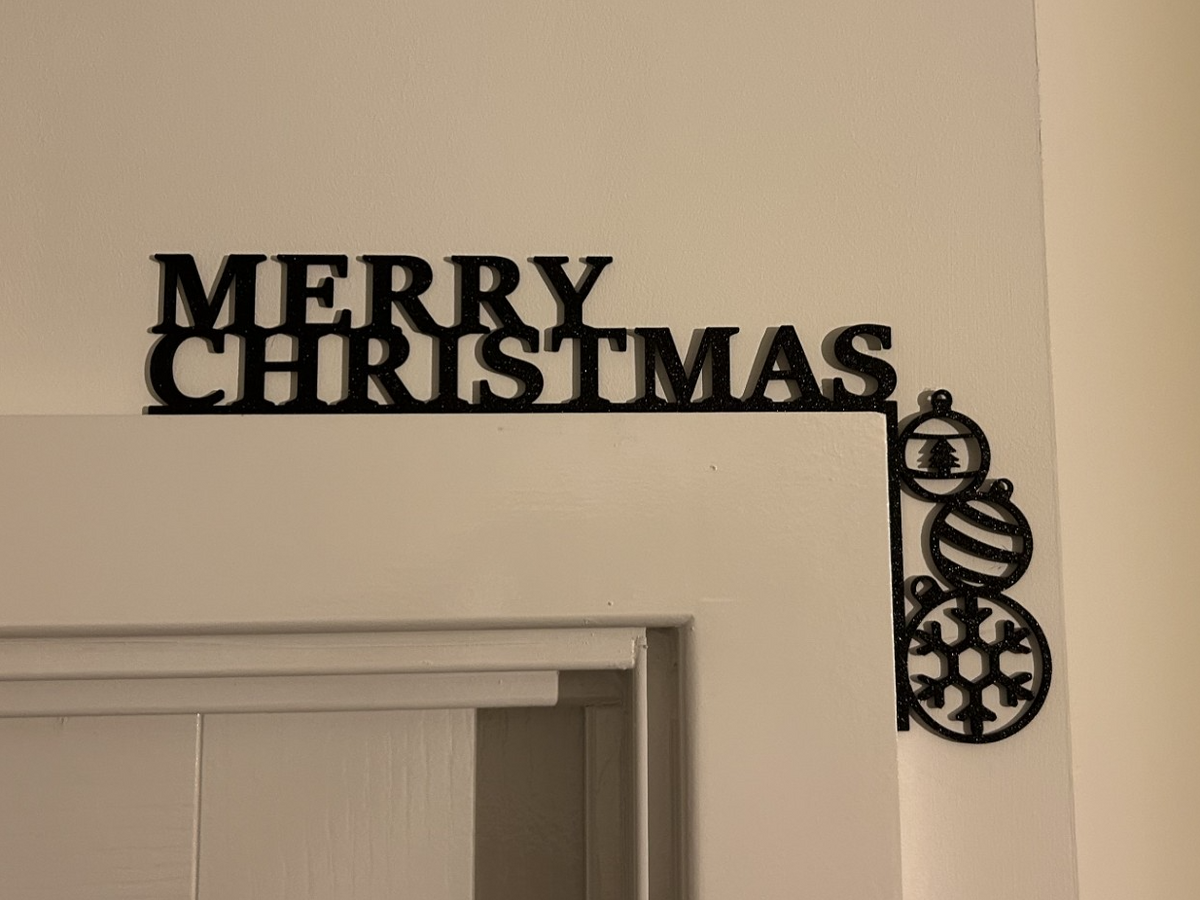 Merry Christmas Bauble - door corner